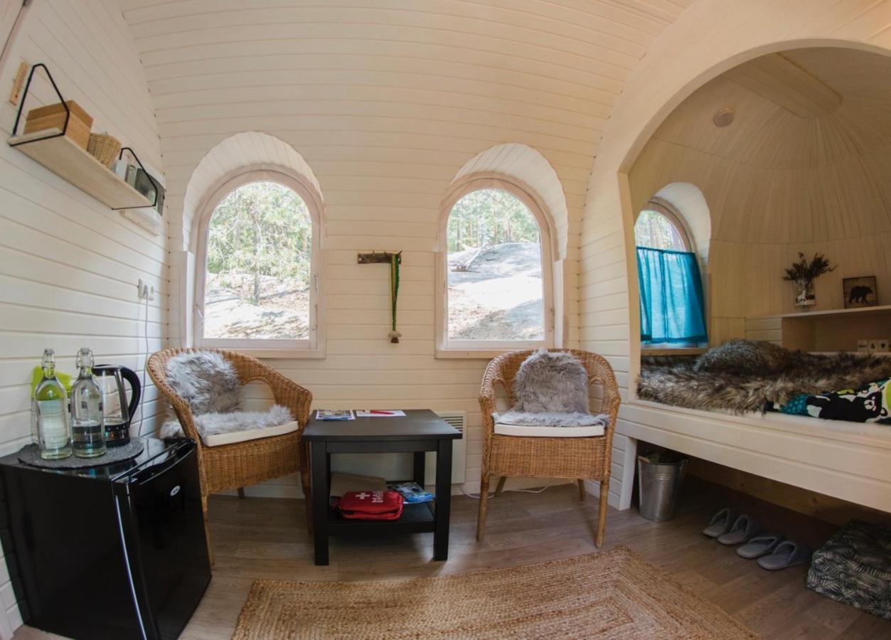 Igluhut - Sleep With Reindeer Villa เอสโป ภายนอก รูปภาพ